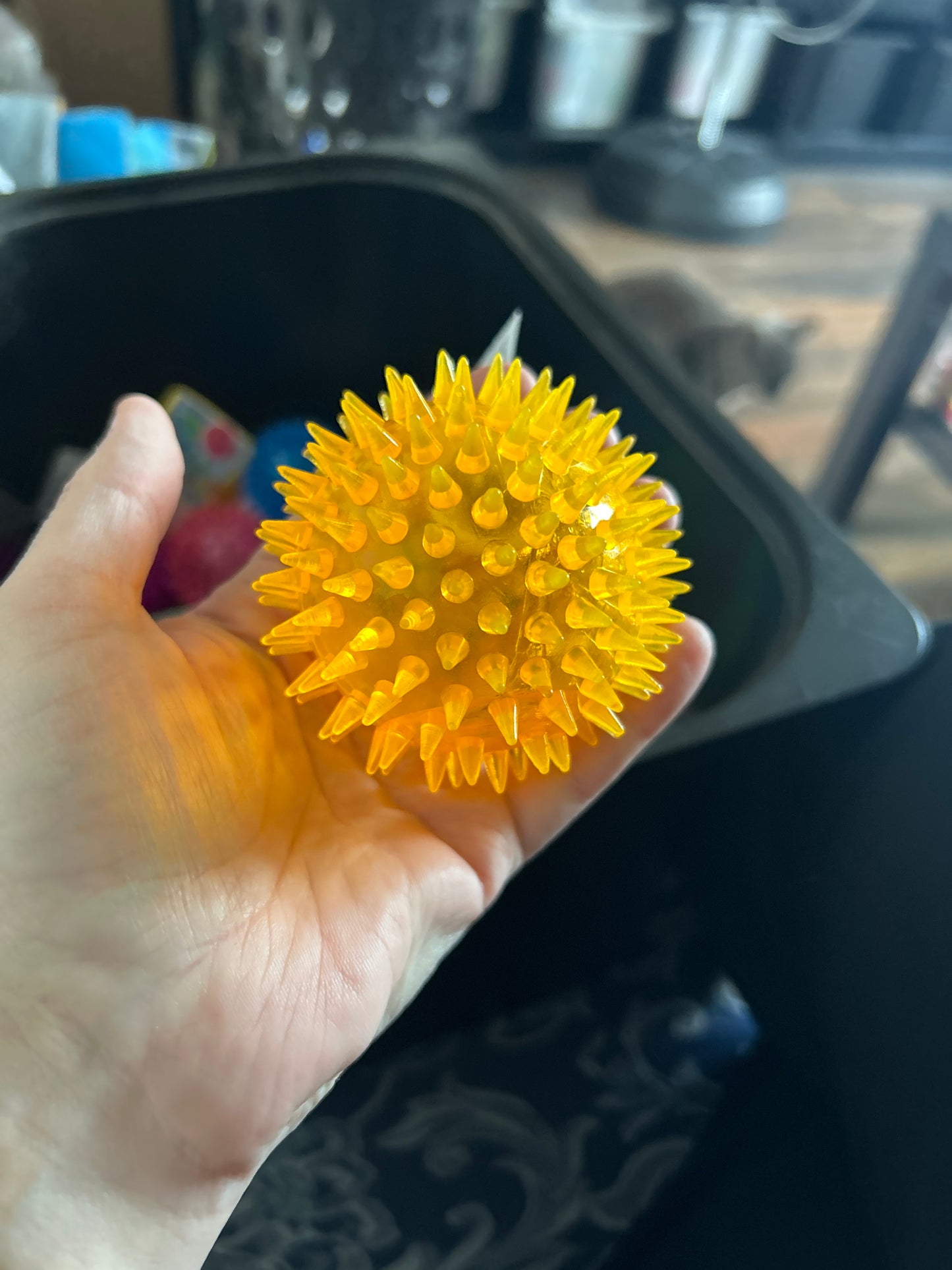 7.5cm flashing light up spikey ball