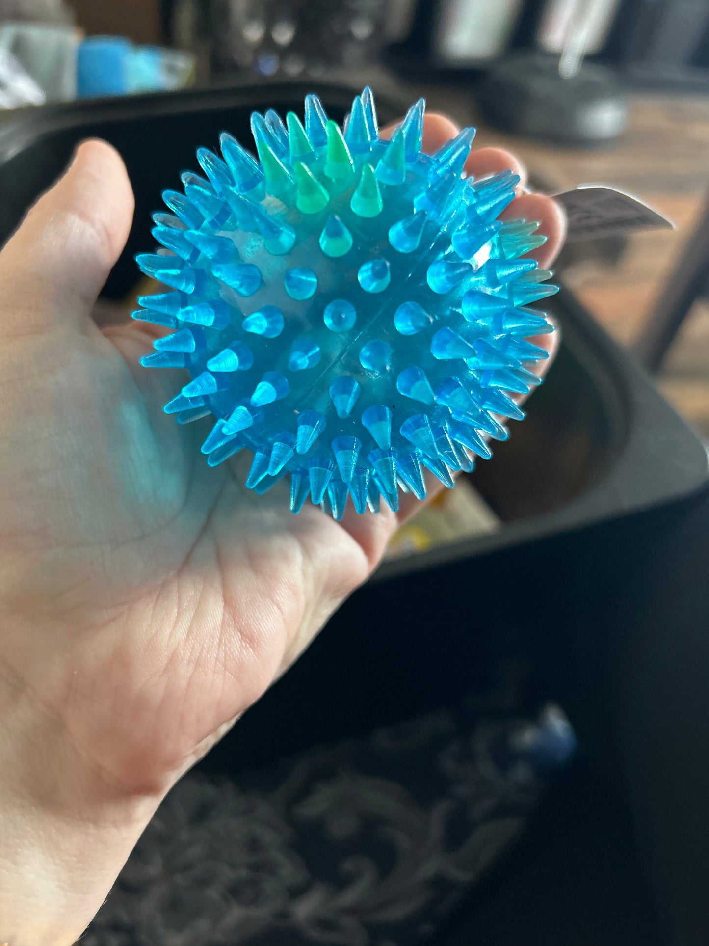 7.5cm flashing light up spikey ball