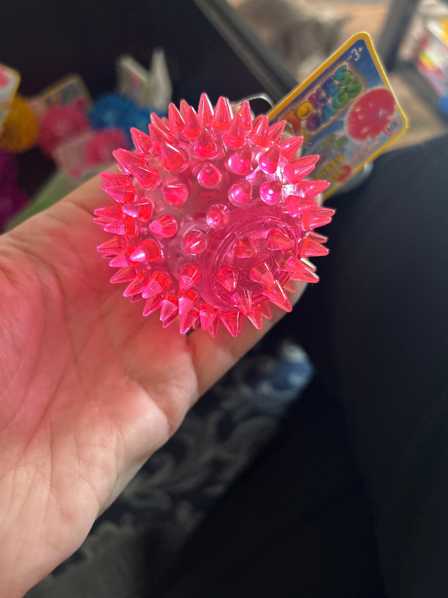 6.5cm flashing light up spikey ball